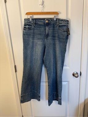Kut from the cloth Women's Mid Wash Blue Jeans - wide leg
